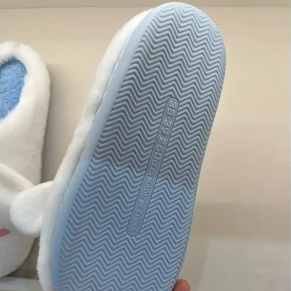 Cinnamonroll Plush Slippers ~Sanrio - Picture 5 of 7